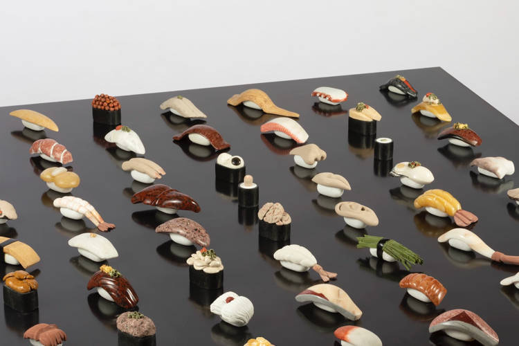 Cực chất với khay sushi làm bằng đá tự nhiên, ai nhìn cũng muốn thử ăn ngay