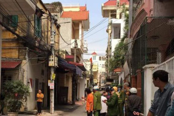 Công an truy bắt nghi phạm dùng dao đâm chết bác ruột
