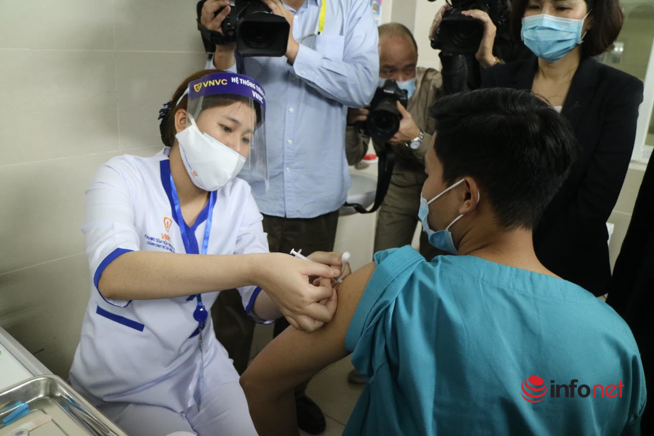 Phản ứng sau tiêm vắc xin Covid-19 ở Việt Nam chủ yếu là sốt cao, tăng huyết áp