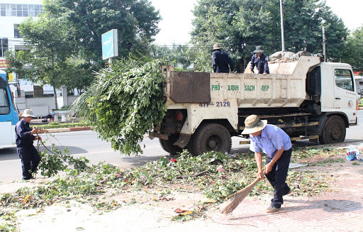 Hơn 200 công nhân môi trường đô thị nguy cơ bị sa thải vì TP thiếu tiền