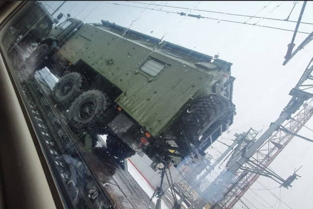 Nga triển khai xe bọc thép đến biên giới Ukraine?