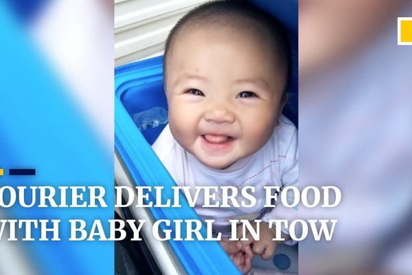 Người cha shipper ngày ngày chở con gái 6 tháng tuổi cùng đi giao hàng