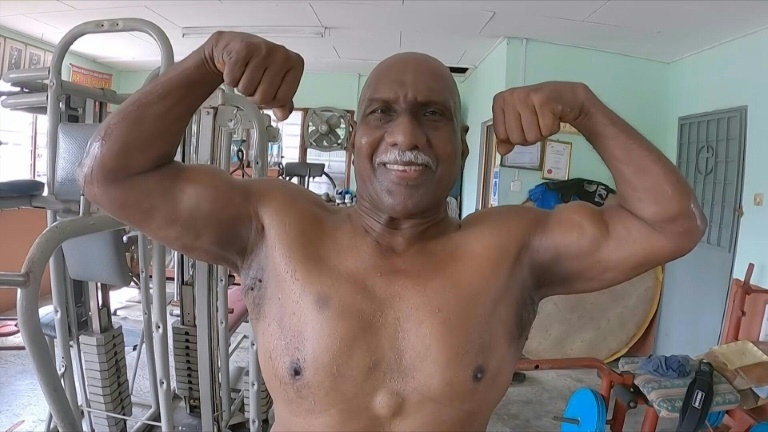 Cụ ông 72 tuổi sở hữu thân hình lực lưỡng như vận động viên thể hình