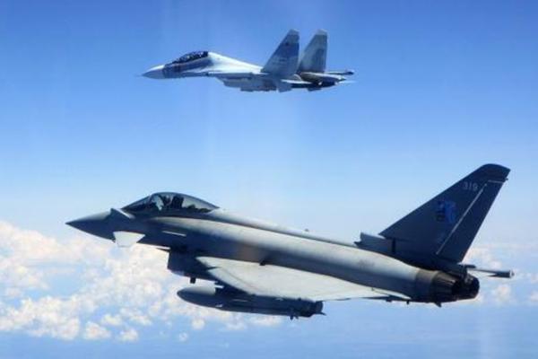 NATO ‘gồng mình’ đối phó với máy bay Nga