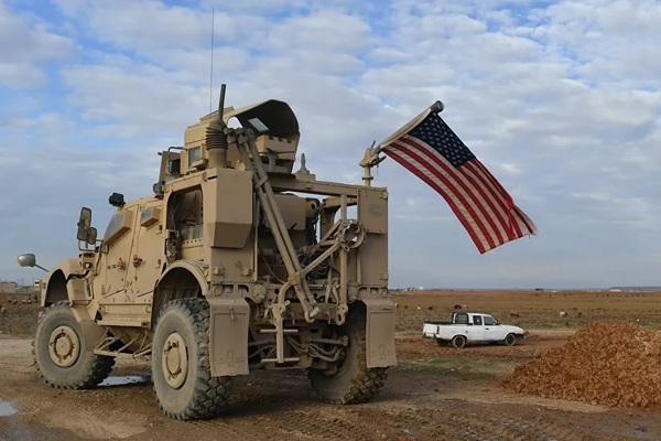 Tình hình Syria: Mỹ chuyển thêm 40 tay súng IS tới căn cứ ở Syria