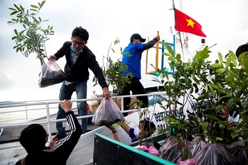 Tuổi trẻ Kiên Giang giúp đỡ bà con khó khăn vùng biên giới, hải đảo