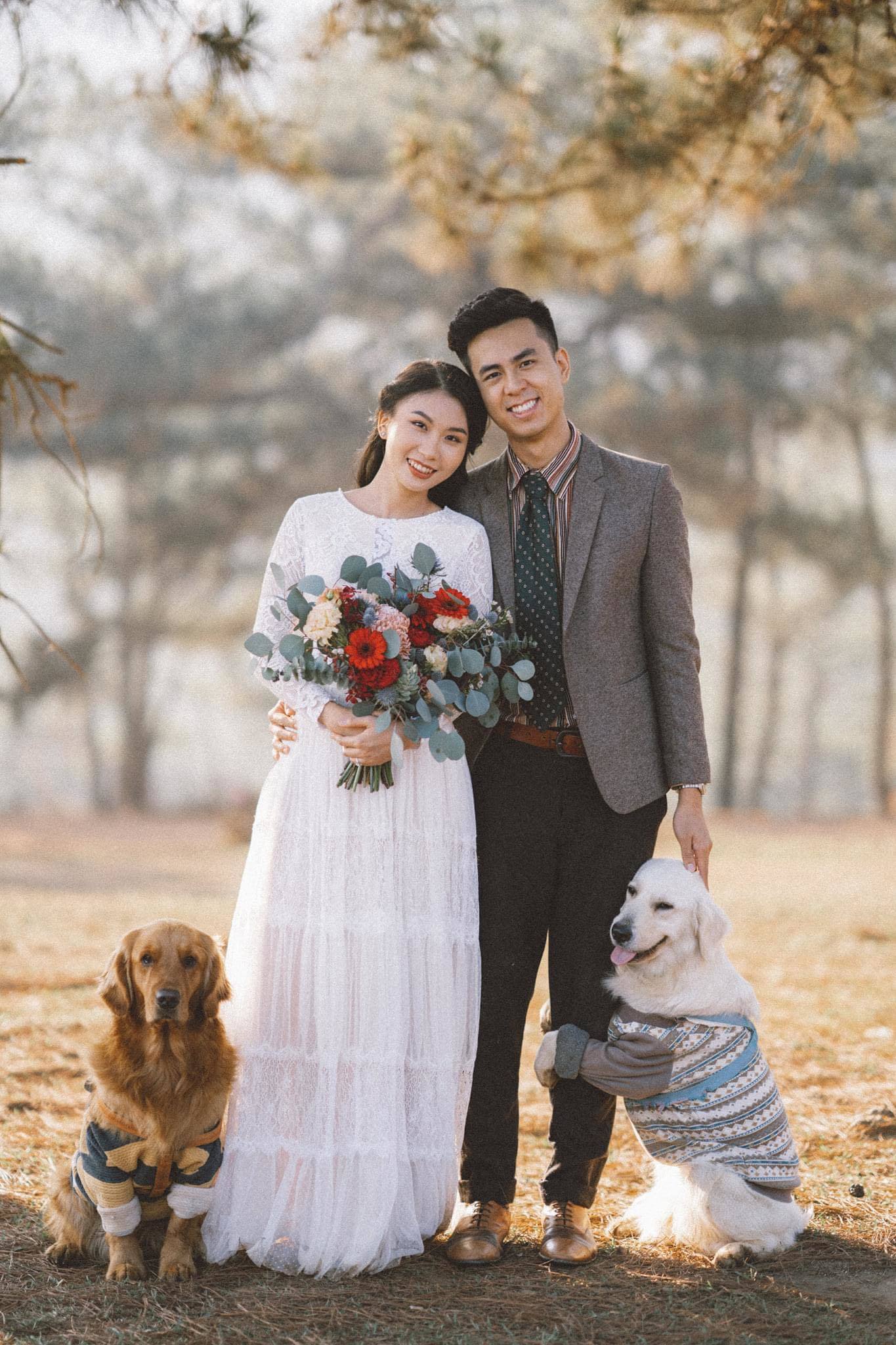 Ảnh cưới với cún cưng: Có cún cưng bên mình trong bộ ảnh cưới không chỉ mang đến sự đáng yêu, hồn nhiên mà còn tạo nên một cuộc sống gia đình đầy hạnh phúc. Bộ ảnh cưới với cún cưng sẽ là một kỷ niệm đáng nhớ cho cả gia đình.