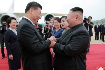 Trung - Triều có 'động thái ngầm' hợp tác chống lại sức ép từ Mỹ