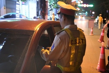 Không có bằng lái còn vi phạm nồng độ cồn, tài xế ở Hà Tĩnh bị phạt 40 triệu đồng