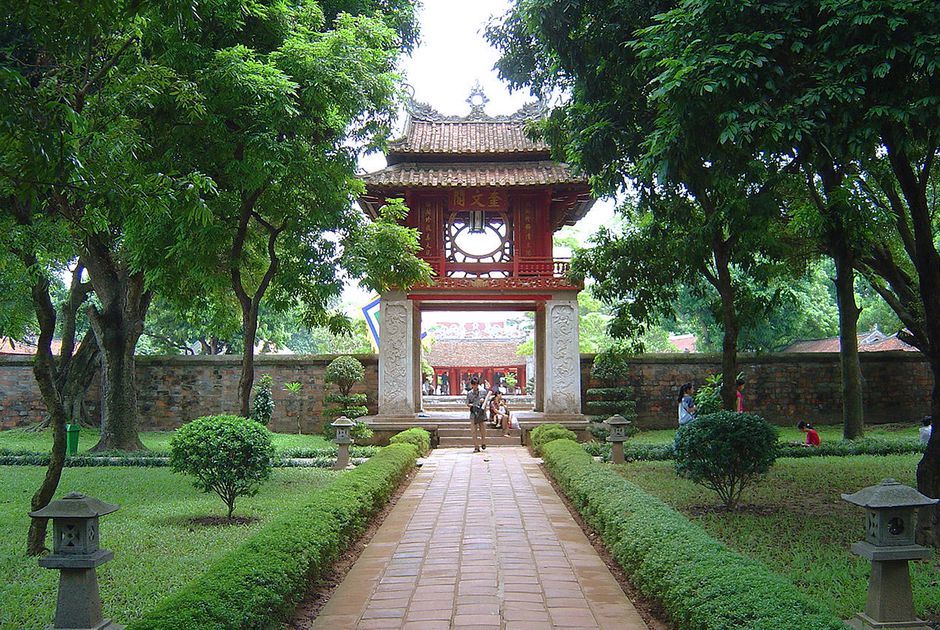 Tra Mã trường Đại học ở Hà Nội