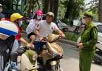 Hàng trăm người không khẩu trang ở Hà Nội bị phạt 1-3 triệu đồng