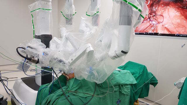 BV đầu tiên tại VN phẫu thuật u tuyến giáp bằng hệ thống Robot hiện đại nhất thế giới