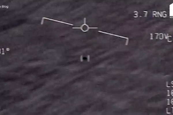 Cựu trung úy Hải quân Mỹ tiết lộ về cuộc ‘đụng độ’ với UFO