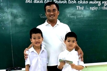 Bộ GD&amp;ĐT tặng Bằng khen 2 học sinh Quảng Trị trả lại gần 30 triệu đồng cho người đánh mất