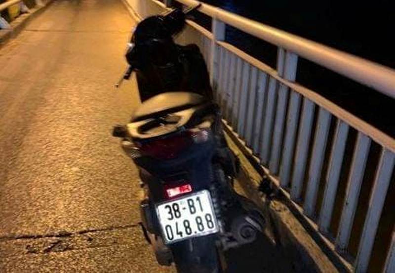 Hà Tĩnh: Thầy giáo tin học mất tích, phát hiện xe máy trên cầu Bến Thủy