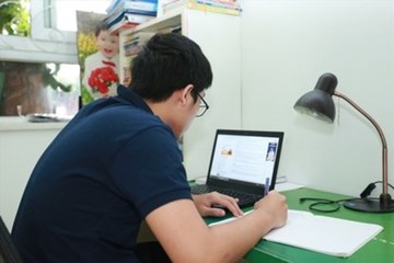 Tối nay, học sinh lớp 12 Hà Nội tiến hành kiểm tra học kỳ trực tuyến kết thúc năm học