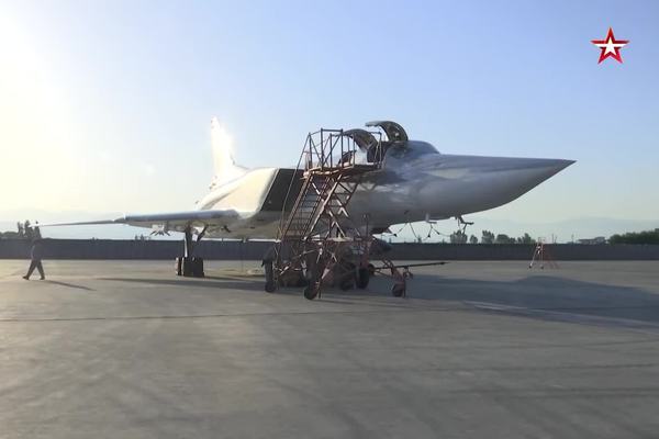 NATO ‘giật mình’ khi Nga triển khai Tu-22M3 ở Syria