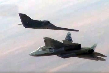 Hé lộ đội hình tác chiến giữa 'quái điểu' Su-57 và 'thợ săn' S-70