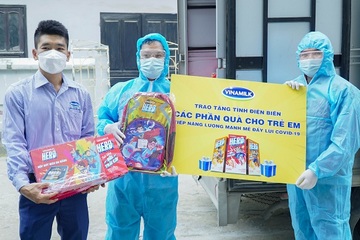 Vinamilk và Quỹ sữa Vươn cao Việt Nam tặng quà và sữa cho trẻ em đang cách ly tại Điện Biên