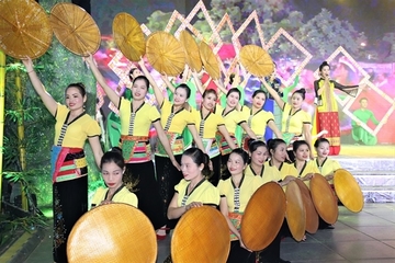 Tuần Du lịch - Văn hóa Lai Châu 2021 tổ chức dù lượn, chợ phiên