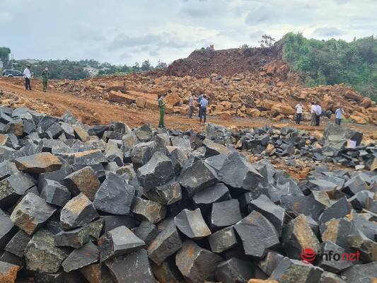 Giao công an 'truy tìm' 80m3 đá cây 'không cánh mà bay' ở Đắk Mil