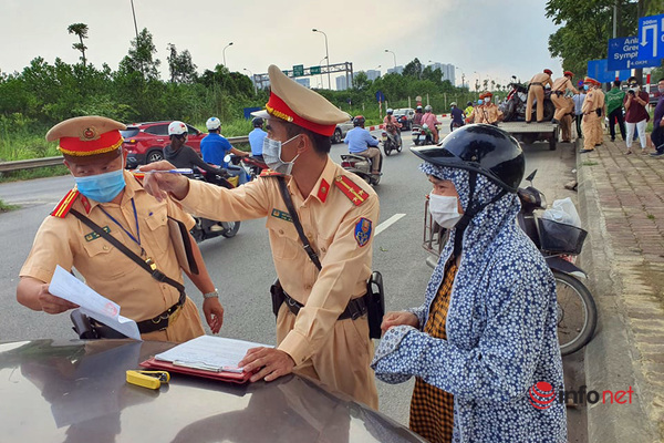 CSGT,Công an,Hà Nội,liều mạng,đi vào đường cấm,Đại lộ Thăng Long,giữ phương tiện 7 ngày