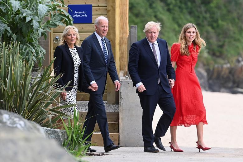 Khoảnh khắc thoải mái của các nhà lãnh đạo bên lề Hội nghị G7 tại Anh