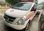 Xe cứu thương chở 12 người ở Bắc Ninh đi Sơn La hú còi ưu tiên định vượt chốt kiểm dịch
