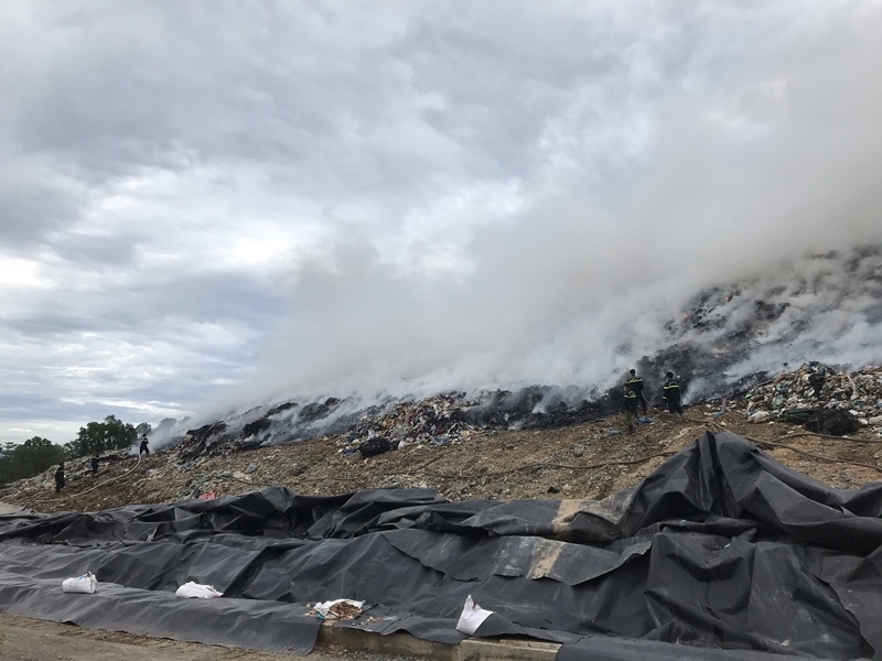 Bãi rác lớn nhất TP Đà Nẵng cháy dữ dội