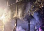 Nghệ An: Nhà 3 tầng bốc cháy dữ dội, ít nhất 6 người tử vong