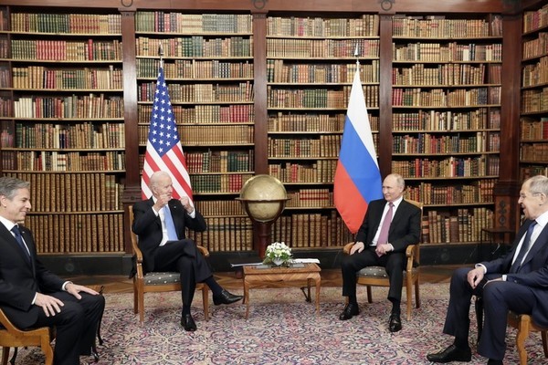 Tổng thống Putin hé lộ nội dung cuộc họp đầu tiên với ông Biden