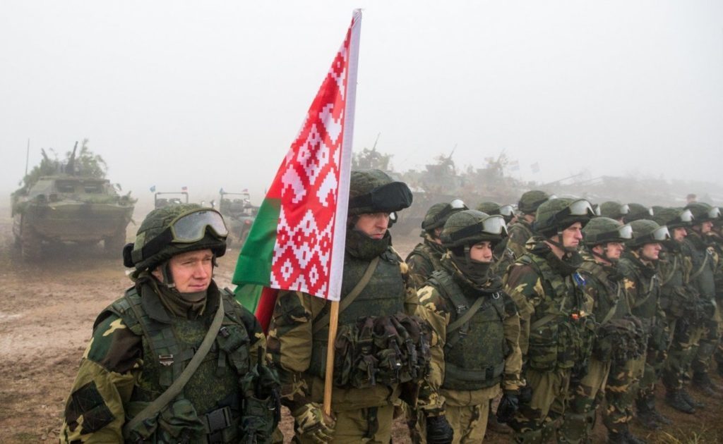Tại sao Tổng thống Lukashenko tuyên bố tổng động viên quân đội?