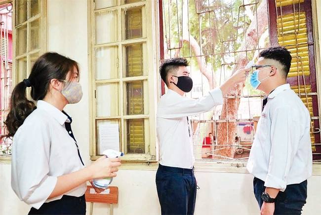 Hà Nội thêm 2 ca dương tính mới tại cộng đồng, Chủ tịch Thành phố kiểm tra các điểm thi