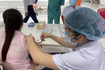 Phó Giám đốc BV Bạch Mai: Biến chứng cục máu đông sau tiêm vắc xin Covid-19 rất nhỏ, Việt Nam chưa có ai
