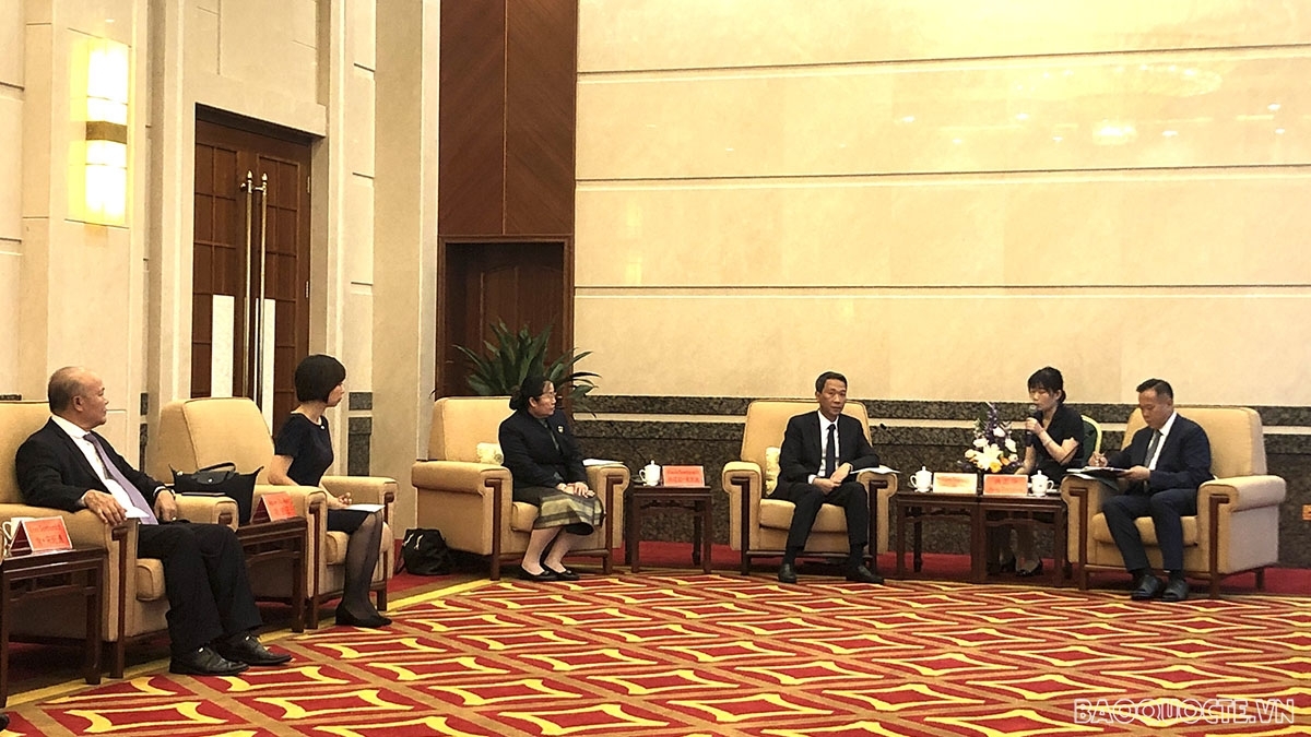 Thúc đẩy hợp tác toàn diện giữa châu Hồng Hà, Trung Quốc và các tỉnh biên giới Việt Nam