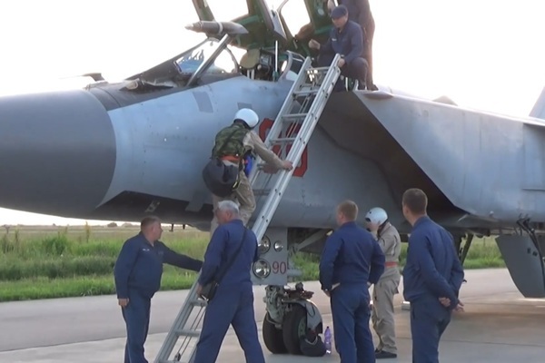 Nga lần đầu điều tiêm kích MiG-31K mang 'siêu tên lửa' Kinzhal tới Syria