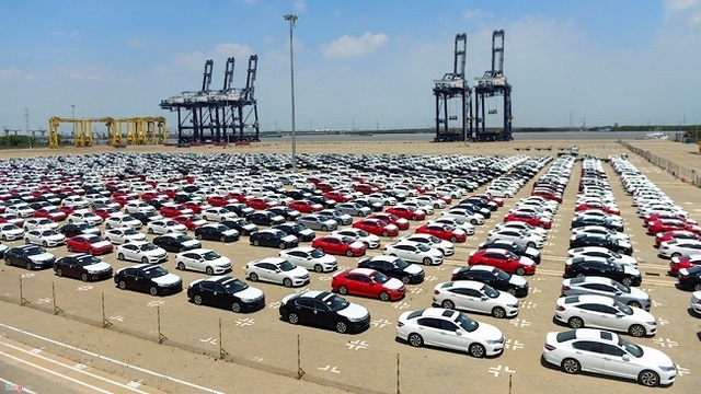 Việt Nam nhập khẩu 15.600 ô tô nguyên chiếc các loại trong tháng 5