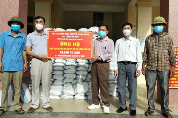 Nghệ An: Một gia đình ủng hộ hơn 10 tấn gạo và 200 triệu phòng, chống dịch Covid-19