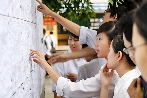 Nhiều trường THPT công lập ở Hà Nội hạ điểm chuẩn tuyển sinh lớp 10