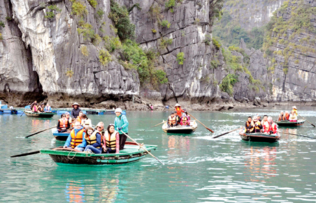 Quảng Ninh: Mở cửa du lịch nội tỉnh song song với phòng chống dịch bệnh
