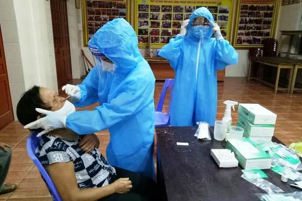 Bé gái 2 tuổi dương tính với SARS-CoV-2, Nghệ An đã có 130 ca