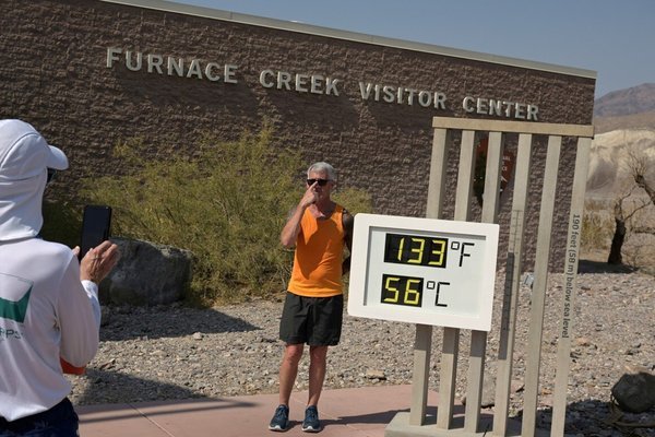 Nắng nóng kỷ lục 56 độ C ở Thung lũng Chết của Mỹ