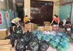 Hàng tấn rau, củ, quả được người Bình Thuận gom góp, gửi đi TP.HCM mỗi ngày