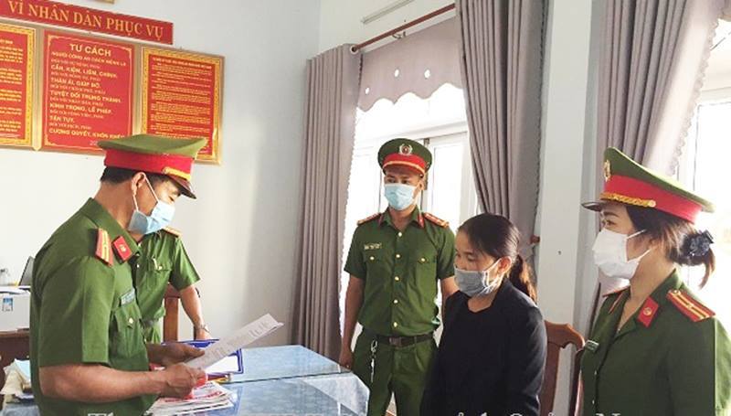 Quảng Nam: Bắt tạm giam nữ cán bộ xã lừa đảo hơn 5 tỷ đồng