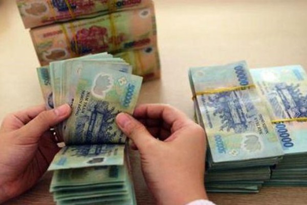 Chồng ném 300 triệu lên bàn rồi ép tôi nghỉ việc, đến khi biết nguồn gốc số tiền thì tôi khóc cạn nước mắt - Vimarsana News