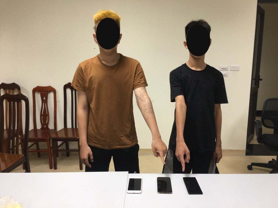 Cặp đôi thiếu niên bỏ học cùng nhau đi cướp điện thoại ở Hà Nội