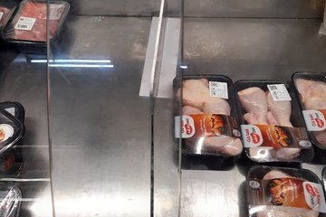 Khan hiếm thịt cục bộ tại siêu thị, nhà cung cấp 'khất' thời hạn giao hàng online