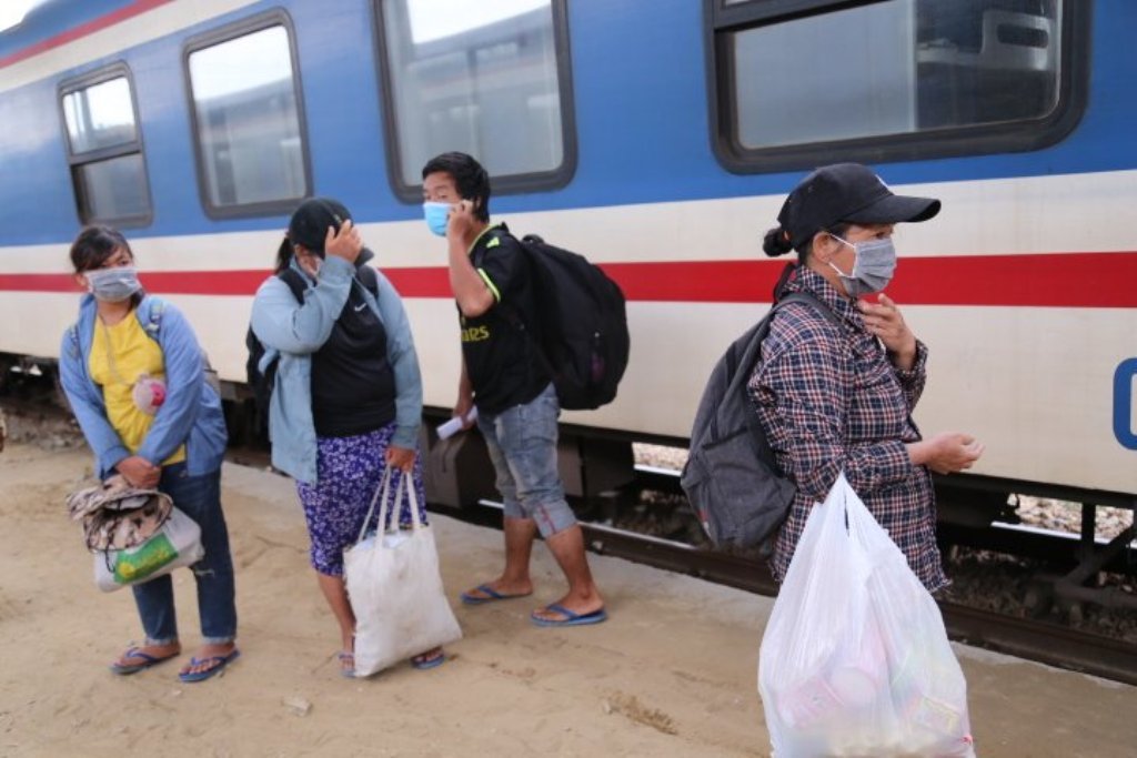 Chuyến tàu đưa 'gia đình đạp xe từ Đồng Nai về Nghệ An' đến quê an toàn