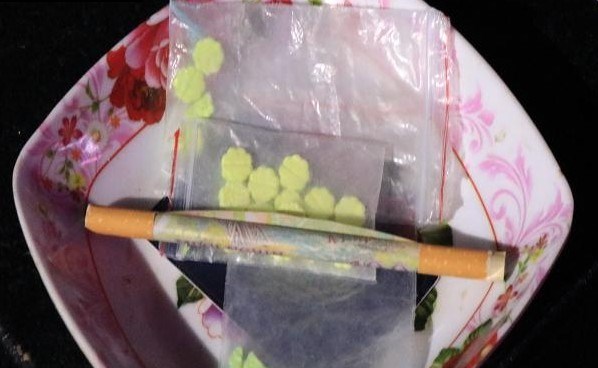 'Đột kích' quán karaoke, phát hiện 44 đối tượng dự 'tiệc sinh nhật' có ma túy