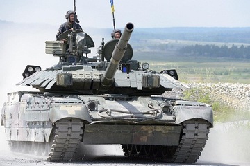 Xe tăng Ukraine ‘bắn nhầm’ vào ngôi làng trong cuộc tập trận